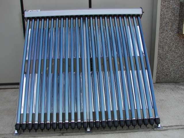 PANNELLO SOLARE SOTTOVUOTO CON 24 TUBI HEAT PIPE